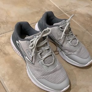 Tennis shoes for women